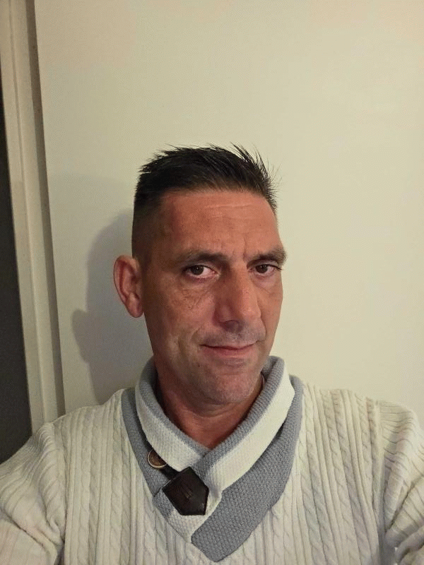 Johnny 44 ans Beaufort en Vallée