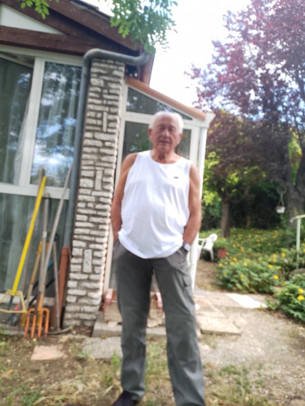 claude 74 ans Gréoux les Bains