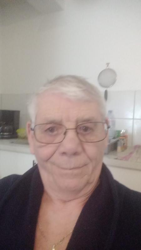 Joël  71 ans Coat Méal