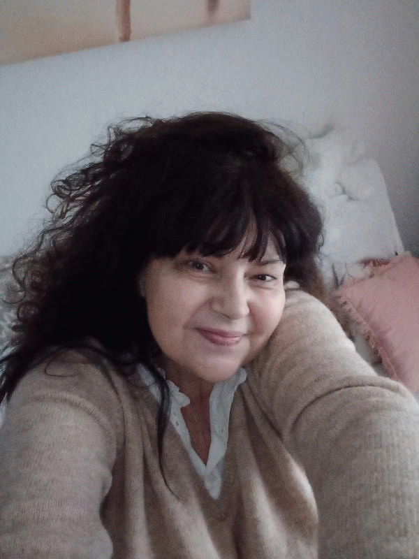 Julie  60 ans La Roche sur Yon