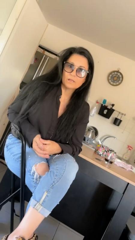 Lola 60 ans marseille 11eme arrondiss