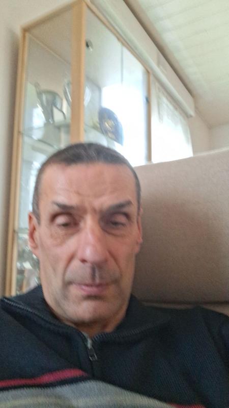 Claudio  53 ans Ébange