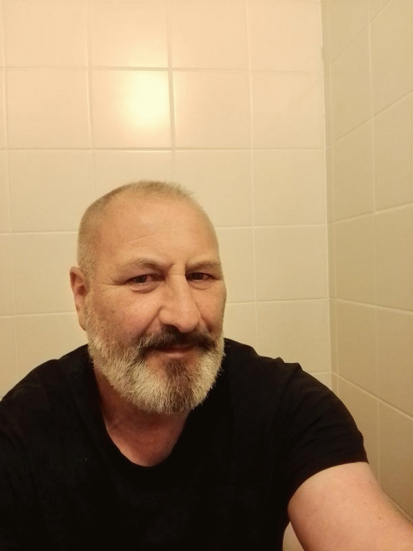 Eric  53 ans Chapdes Beaufort