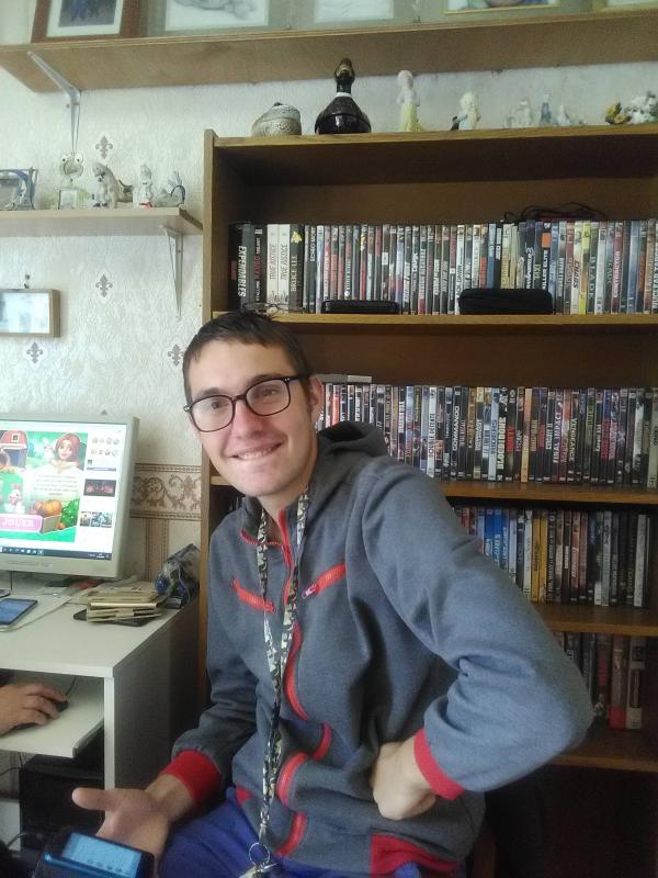 Johnny 25 ans Blainville sur Orne