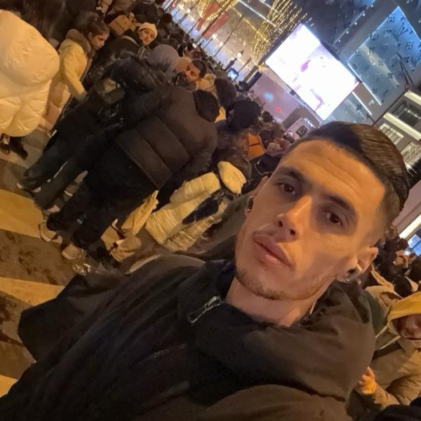 ismail boukern 32 ans Saint Denis lès Bourg