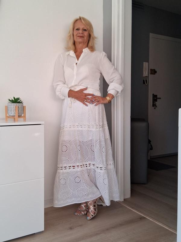 Blanche 67 ans Hazebrouck