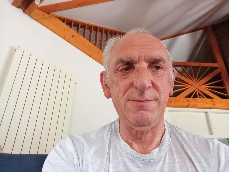 Michel 69 ans Amiens
