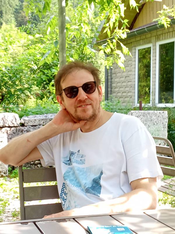 Eric 49 ans Arc et Senans