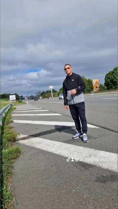 Abdelghani 33 ans Chalon sur Saône