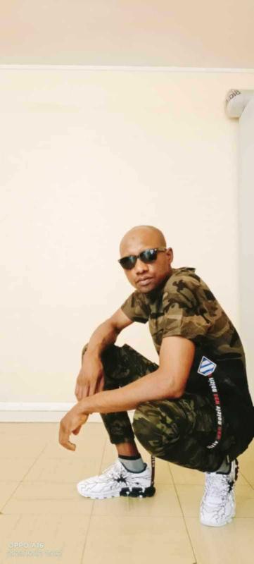 Moussa 33 ans Saint Ouen l'Aumône