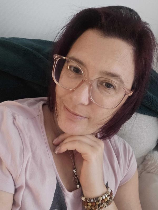 severine13 43 ans Saint Pierre des Corps