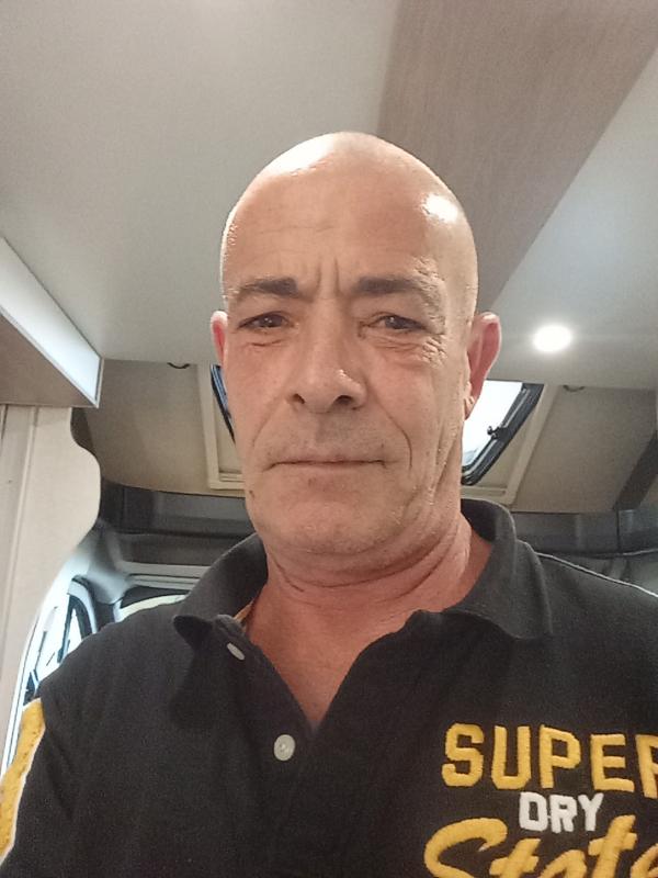 Mathieu  52 ans La Rochelle