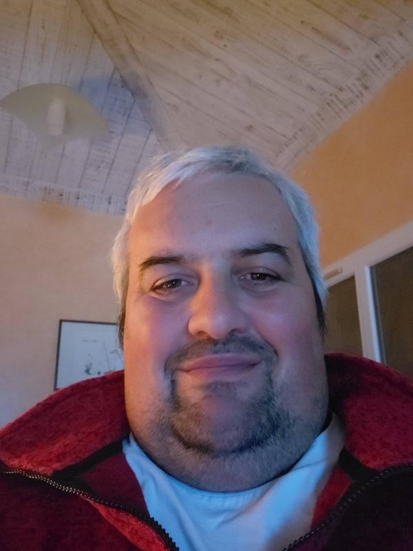 stephane 49 ans Laas