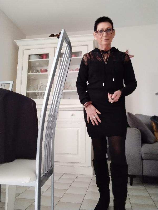 Martine  66 ans Le Mans