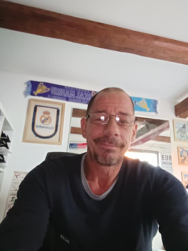 Alinou  49 ans Strasbourg