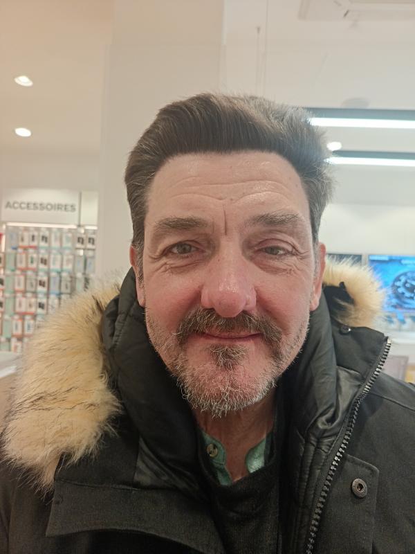 Johnny  58 ans paris 14eme arrondissement