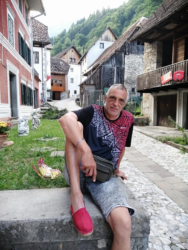 robert 54 ans Le Pradet