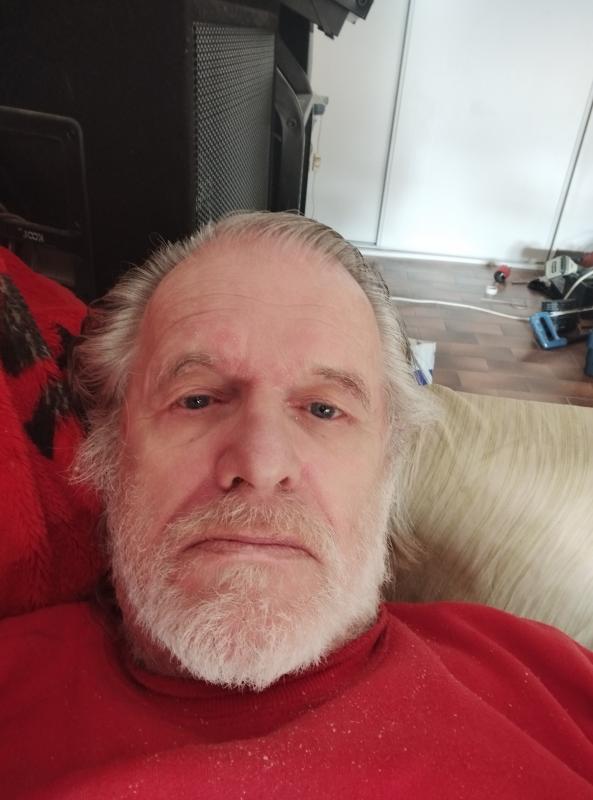 Pierre 64 ans Adrets de l'Estérel