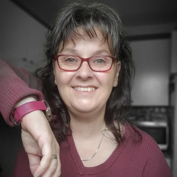 Caroline 45 ans Sedan