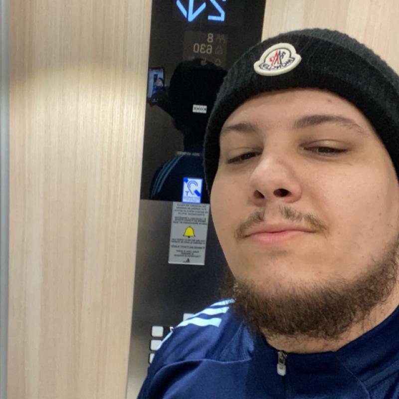 Yayane 27 ans Hénin Beaumont