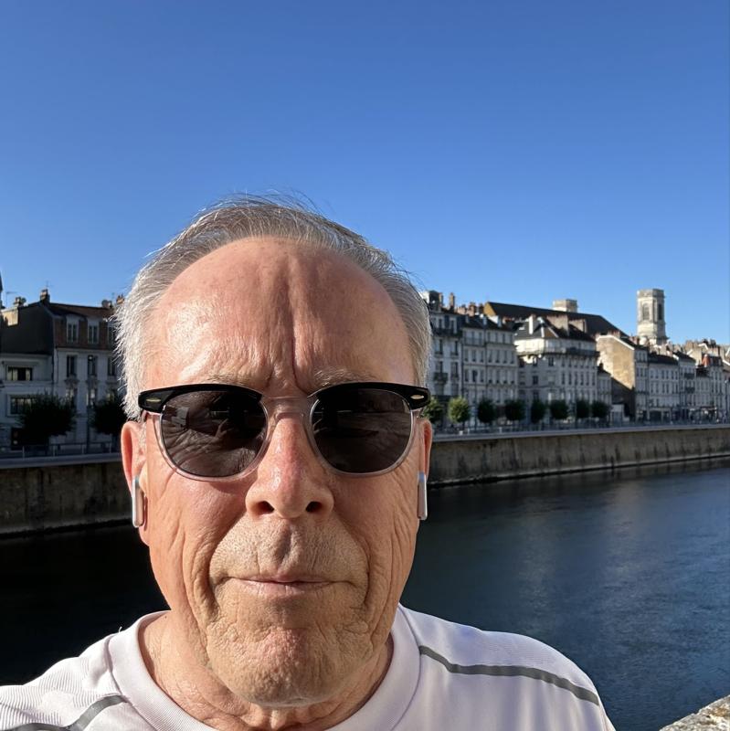 Gérard  69 ans Besançon