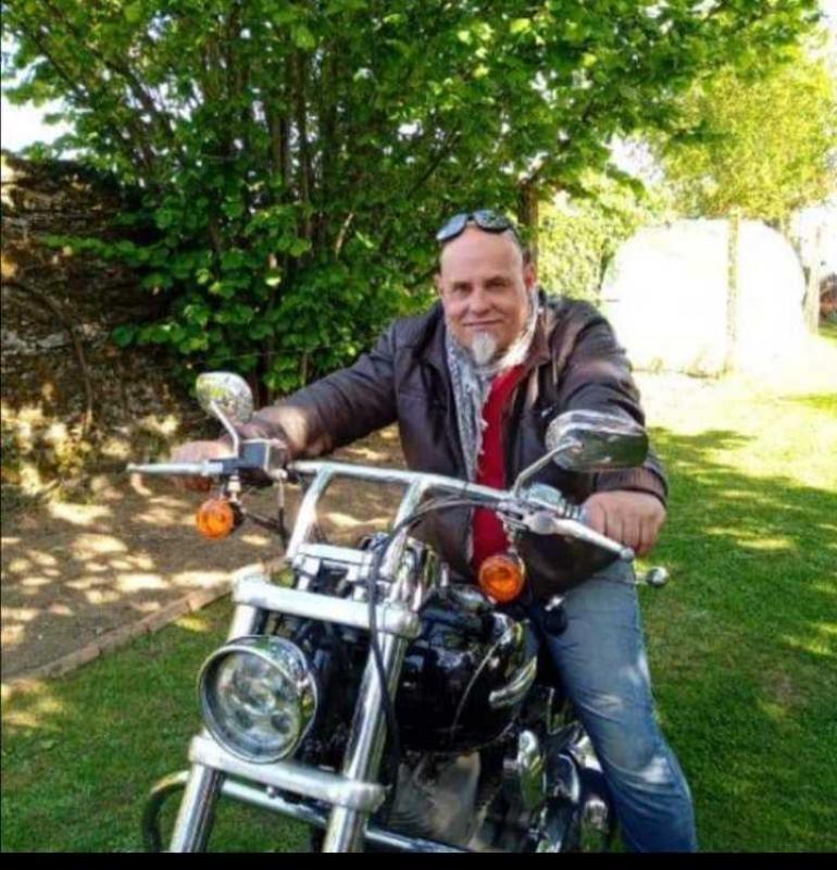 Laurent  54 ans Villedieu la Blouère