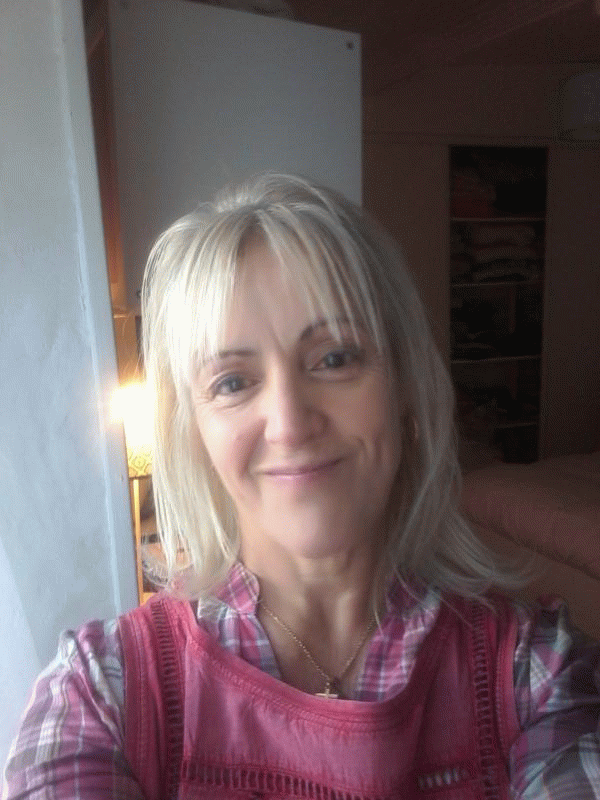 Evelyne 69 ans Nîmes