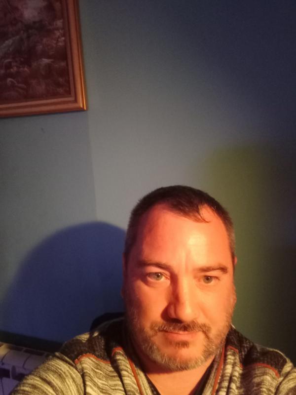 Micka  44 ans Les Damps