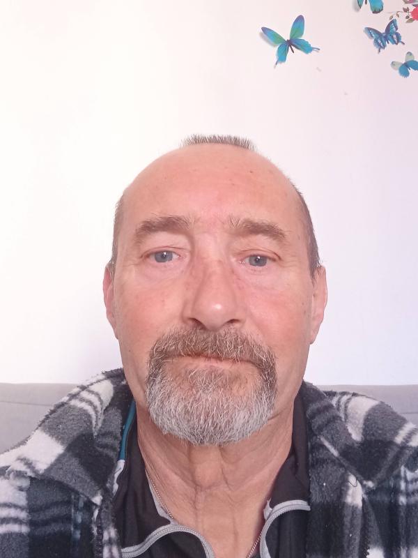 Dominique 64 ans Sisteron