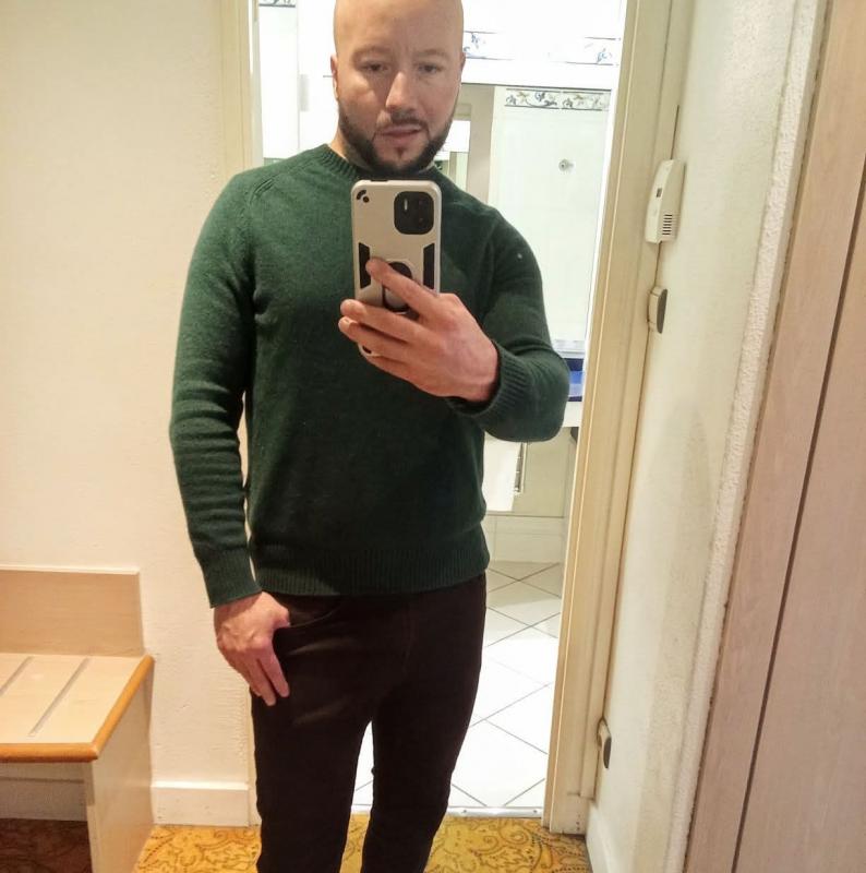 Julien 39 ans Méry sur Cher