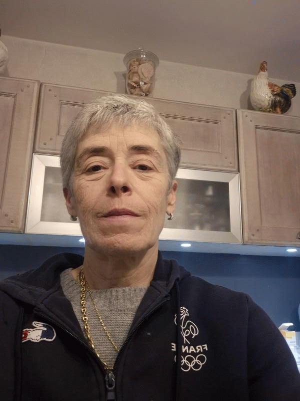 Stephanie  55 ans Auxerre