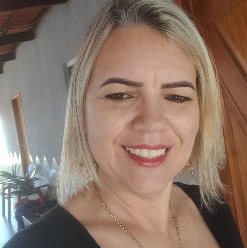 Caroline  48 ans Autoire