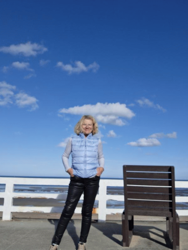 KARIN  66 ans Matignon