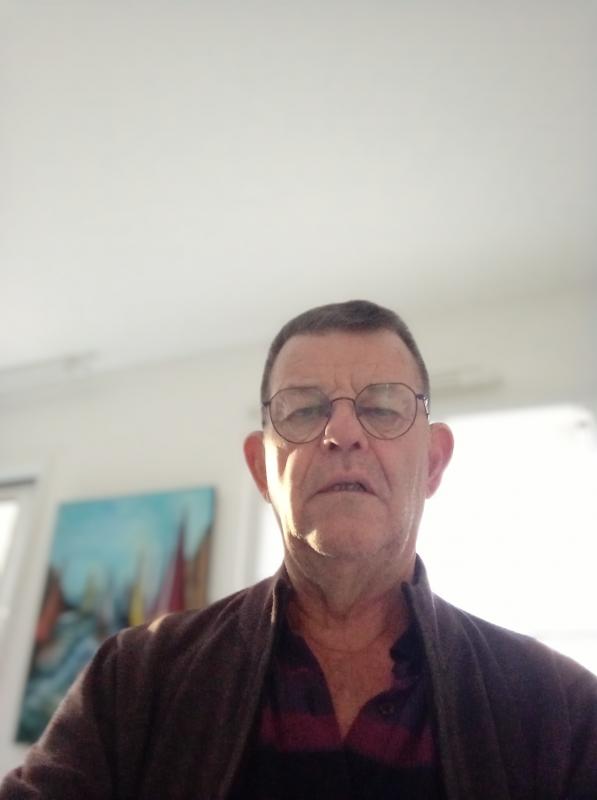 Dominique  68 ans Concarneau