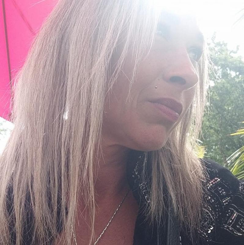 Laury 49 ans Dinard