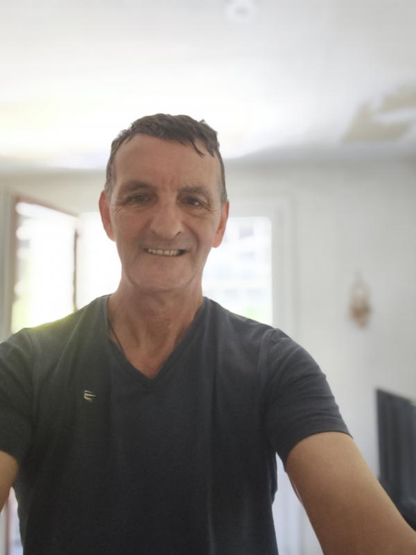 Thierry  64 ans Le Revest les Eaux
