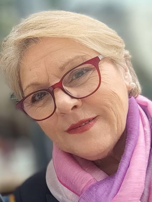 Maria 65 ans paris 17eme arrondissement