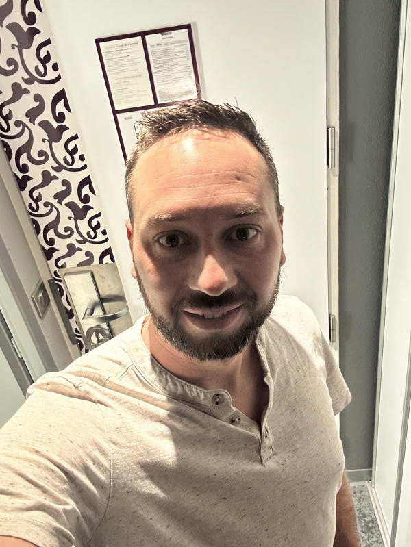 Alex 36 ans Le Neubourg