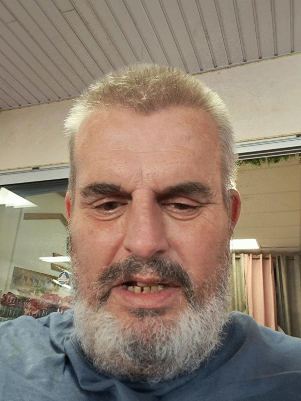 Thierry 61 ans Gruissan