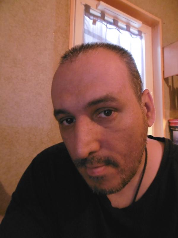 CHRISTOPHE 48 ans Avermes