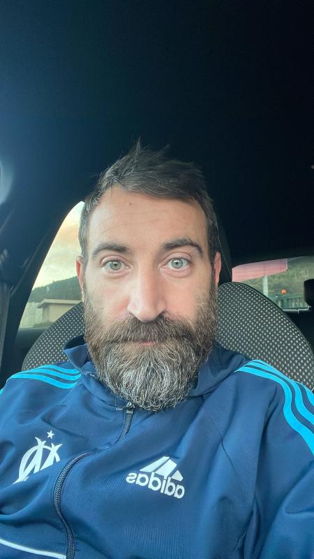 chris2B 41 ans marseille 13eme arrondiss