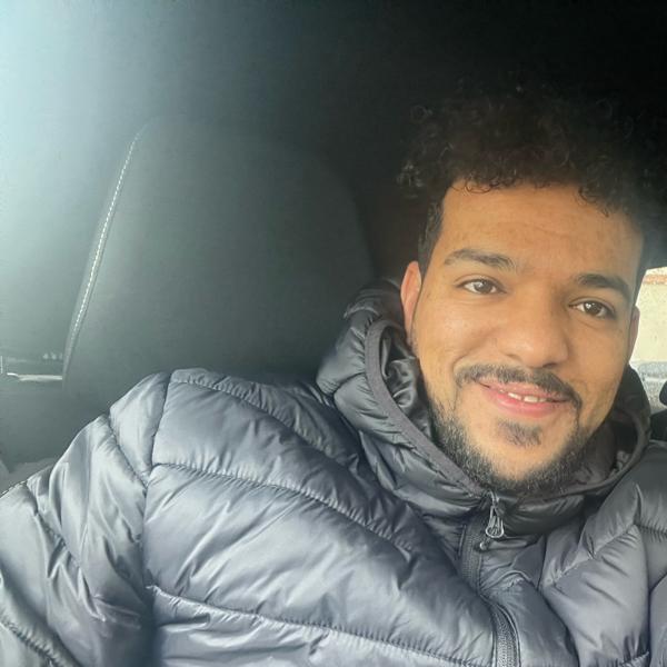 Yanis 35 ans Castelsarrasin