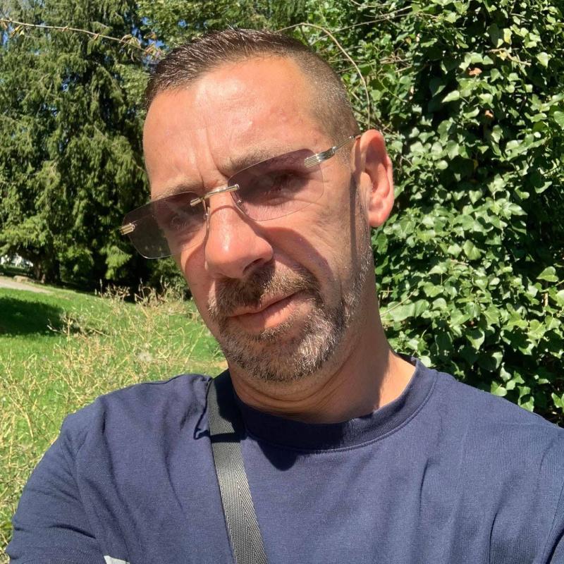 eric 47 ans Beauvais