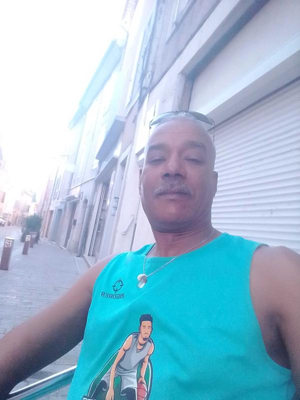 Ali  53 ans Montpellier