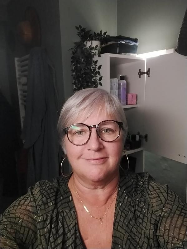 Sylvie  59 ans Cherbourg