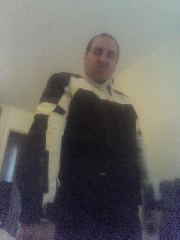 Jonathan  42 ans Chartres