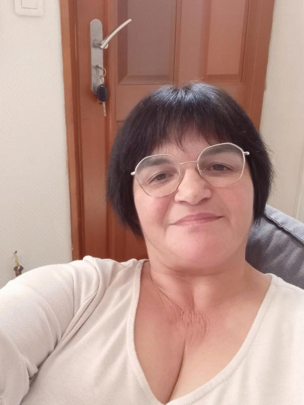 Sabine  49 ans Monein