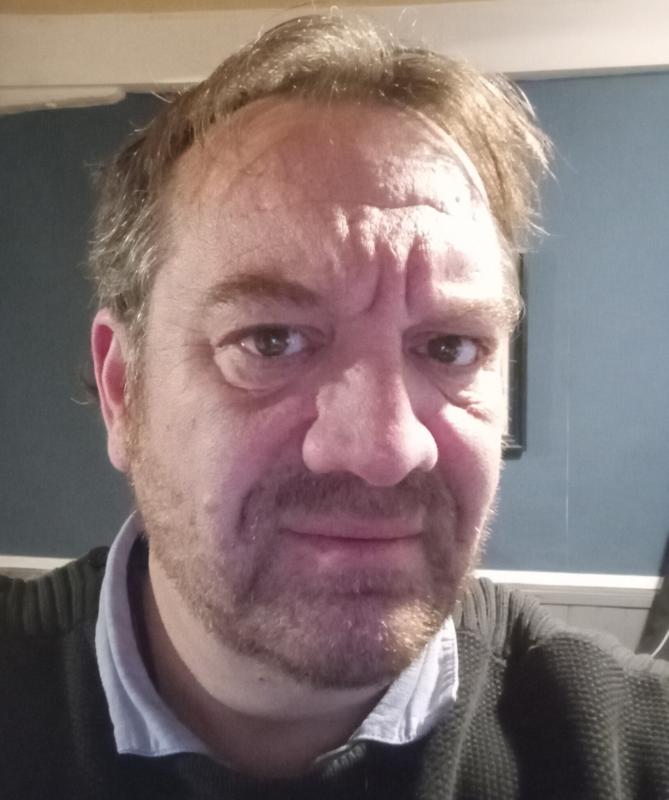 Mike 49 ans Condé sur Noireau