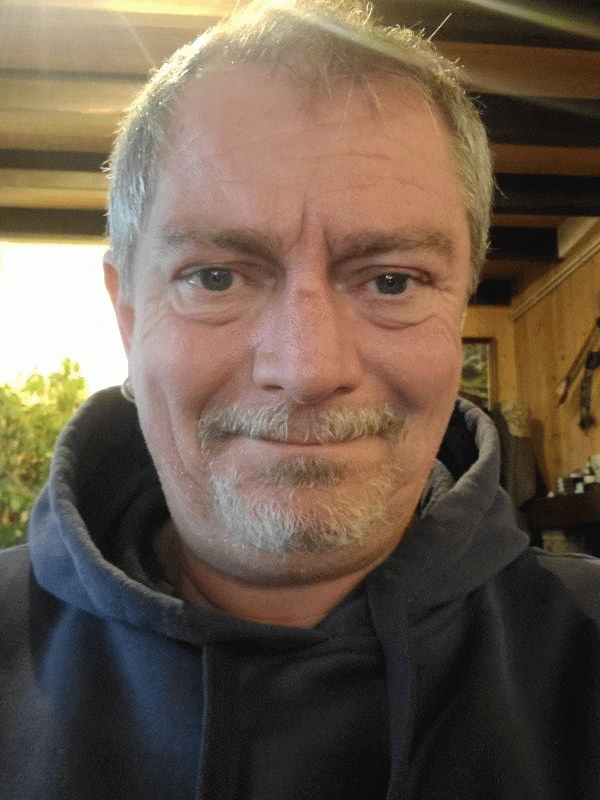 Arnaud  52 ans Meuzac