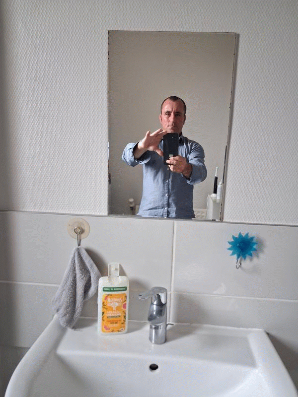 Ludo 48 ans Avon les Roches